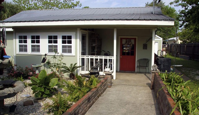 Cozy Living Close to the Beach