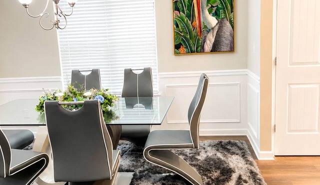 Cozy Luxe Retreat. Modern 3BR Near ATL Airport, Downtown, MARTA