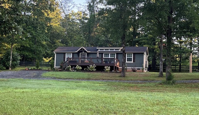Cozy retreat located in the heart off the TIEC And the blue ridge mountains!