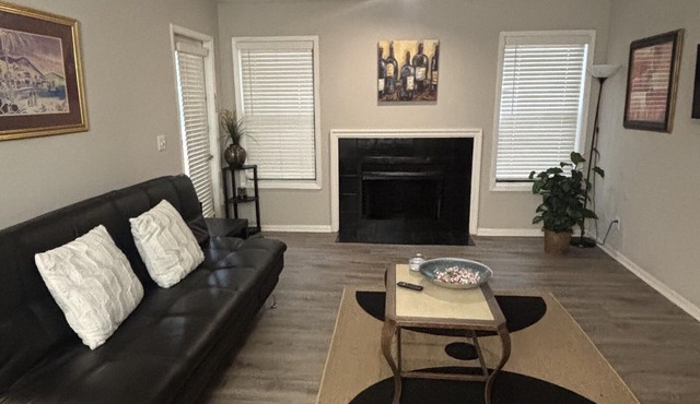 Cozy Vinings Hideaway 6