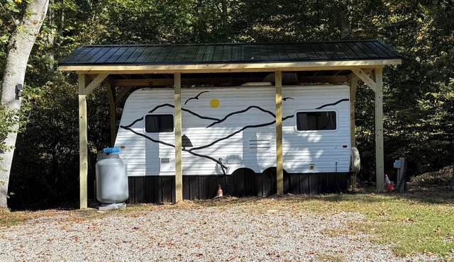 Creekside Camper & Mountain Hiking!