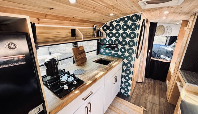 Creekside Cool Bus - A/C & Heat