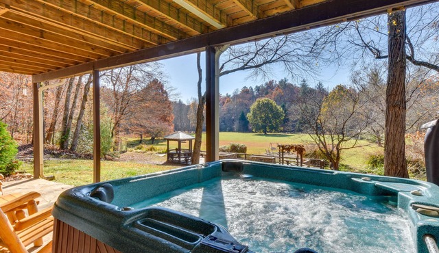 Creekside Country Escape: Pickleball & Game Room!