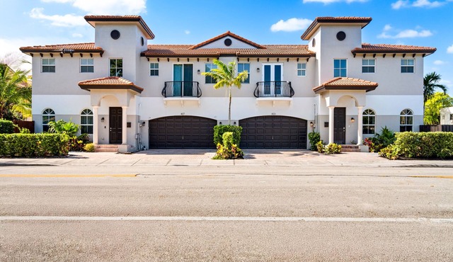 Crystal Lights & Starry Nights—close to beach, FLL, Port, Convention & Las Olas!