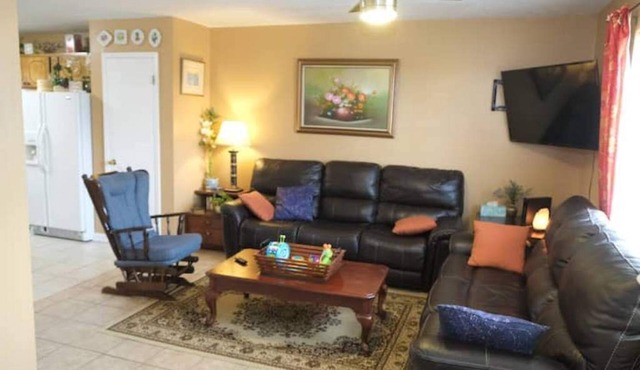 Cute 2 bedroom/2 bathrooms home
