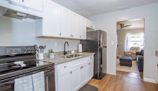 Cute & Pet Friendly! 4 Beds, Near Legoland!