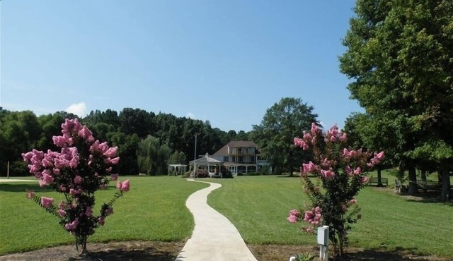 Da Casa Banana2, Large 10 Bedroom/10 Bathroom Home on Beautiful Lake Oconee