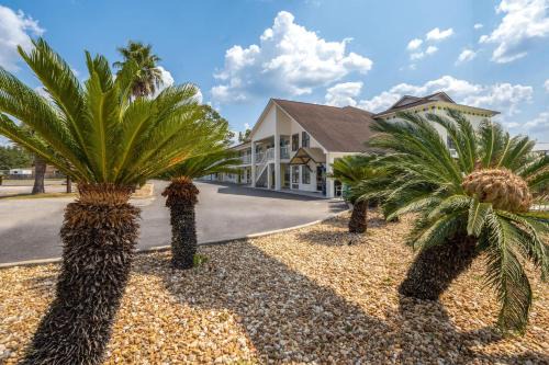Days Inn by Wyndham Alma