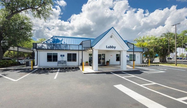 Days Inn by Wyndham Port Charlotte Town Center