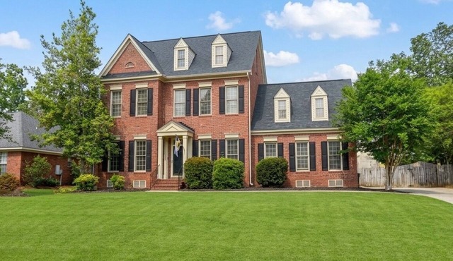 Delightful 4-bedrooms master rental in charming Evans