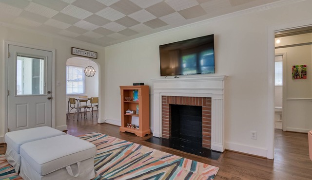 Delightful Mid-Century Modern Bungalow