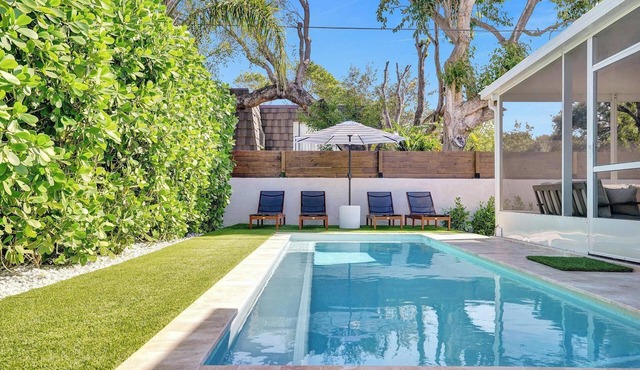 Delray Oasis with New Private Pool 5 minutes from Atlantic Ave, Boca and Beach!