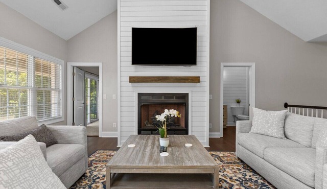 Discover Your Ultimate Luxury Retreat, Book today!