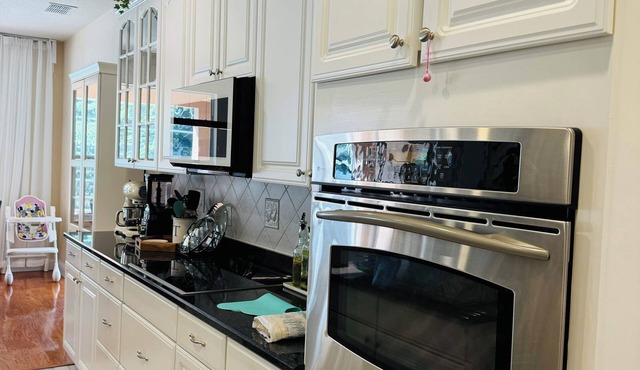 Disney/Universal/SeaWorld House with FREE WIFI, Private Pool, Gated Community
