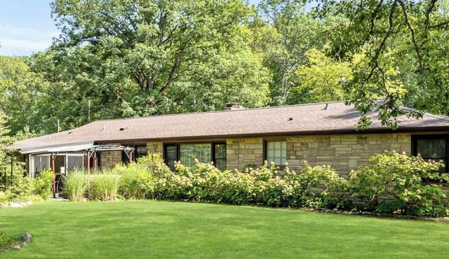 Dog-Friendly Dual Home in the Woods w/Lake Access in Pullman