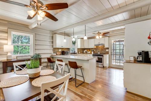 Dog-Friendly Hiawassee Cabin Near Lake & Hiking