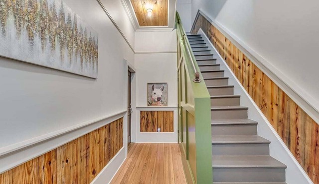 Downtown Savannah | Free Parking | Private Porch | Near Forsyth Park