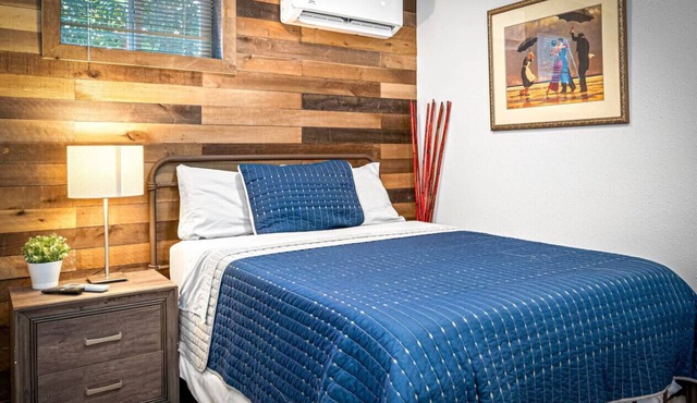 Downtown Vibes – Stylish Studio, Perfect Location