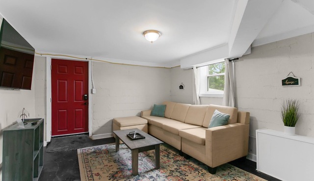 Dugan Cottage Suite B - City Stay/WorkSpace/WiFi