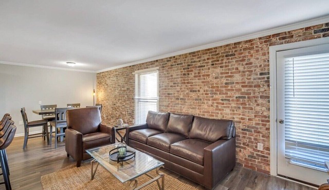 Eagle's Nest - Spacious Loft Downtown - Near GSU!