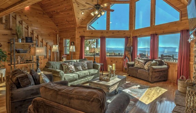 Eagle's Rising - Mountain View | Hot Tub | Pet Friendly | Fenced Yard | Views