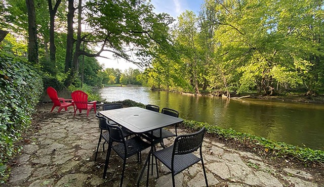 Eco-friendly riverfront home. Close to Ann Arbor and on the Huron River! in Dexter