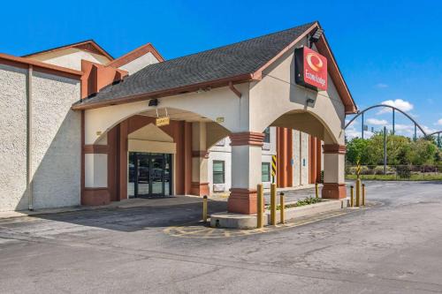 Econo Lodge At Six Flags