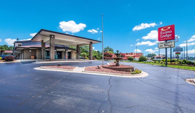 Econo Lodge Inn & Suites Huntsville University Area