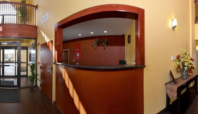 Econo Lodge Inn & Suites Little Rock SW