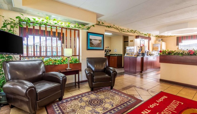 Econo Lodge Rocky Top
