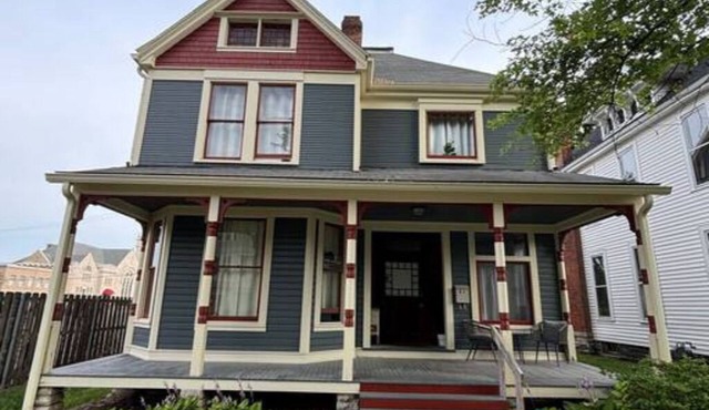 Eighty Three-Historic Downtown