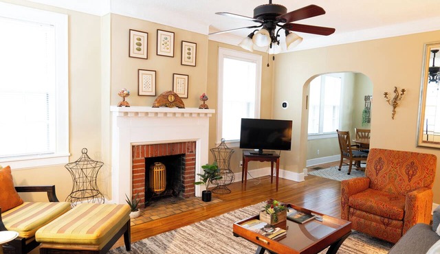 Elegant 2BR Stay | Pets + High-Speed WiFi