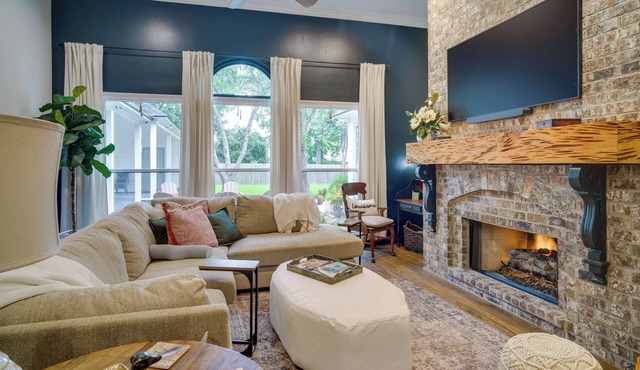 Elegant Baton Rouge Home w/ Yard ~ 3 Mi to LSU!