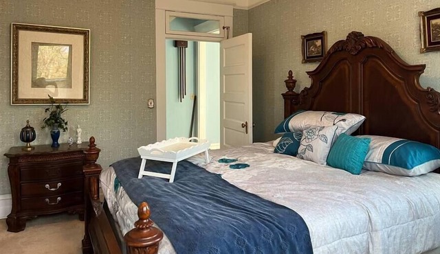 Elegant Blue suite in Victorian Estate