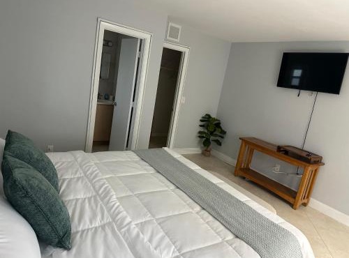 Elles King Room- Private Entrance