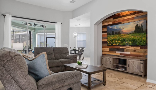Enchanted villa near Disney, Universal, Legoland, and prestigious golf courses