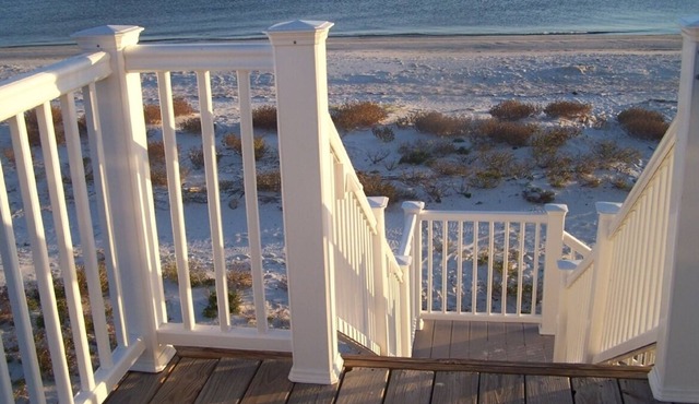 Endless Ocean Views on The Edge of The Gulf of Mexico Suitable for Families.