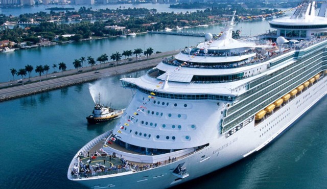 Enjoy a Hassle-Free and Suiting Stay! Onsite Pool, Minutes to Marlins Park