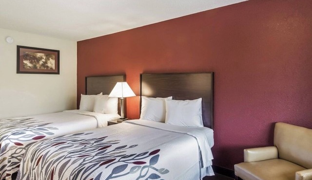 Enjoy On-Site Coffee in a Bright Private Room Near Meadows Racetrack & Casino