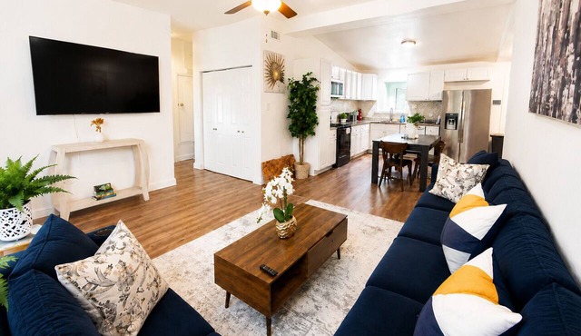 Entire Spacious and beautiful 5 Bedroom House