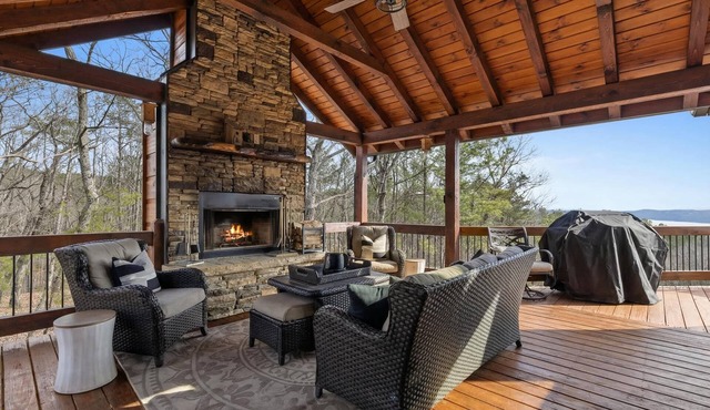 Epic Mountain Views: Hot Tub, Games and Firepit