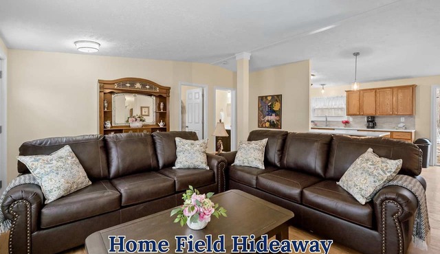 Expansive Sports Fields, Trails & Hot Tubs Retreat in Pullman