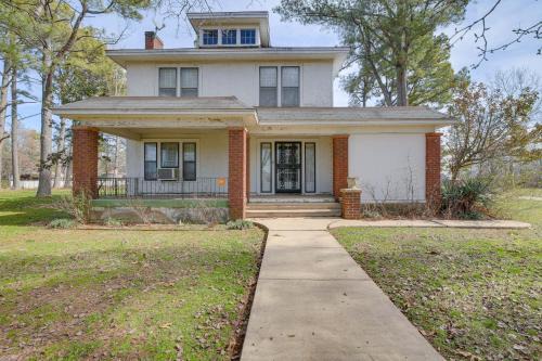 Expansive Wheatley Home ~ 65 Mi to Memphis!
