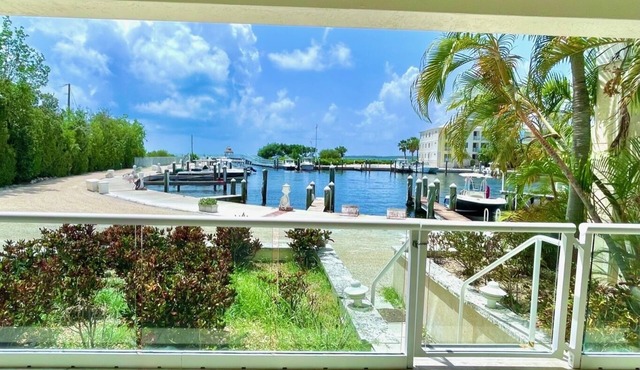 EXPERIENCE OUR UNIQUE OCEAN VIEW RESORT STYLE PROPERTY LOCATED IN KEY LARGO!