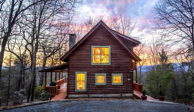 Experience relaxation at Bobcat Retreat, a cozy 3-bedroom cabin in Purlear, NC.