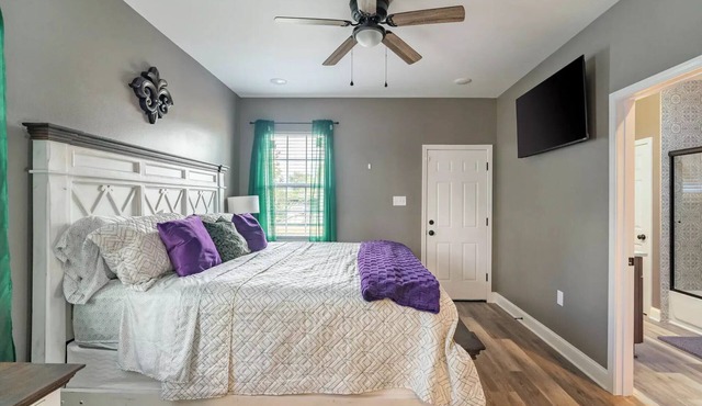 Fabulous 3-bedroom house with AC in vibrant New Orleans