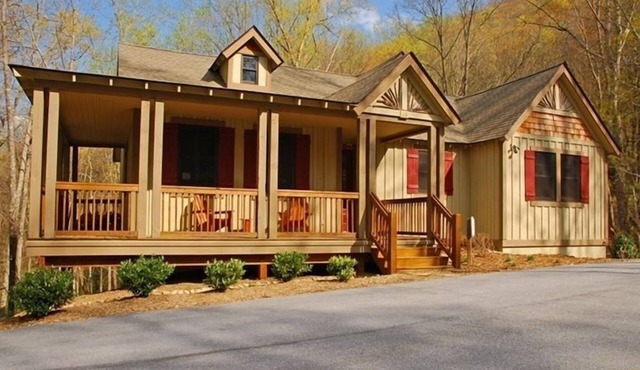 Fabulous Bear Lake Reserve Cottage - PET FRIENDLY!