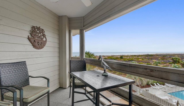 Fabulous Ocean View + Pet Friendly and King Bed!