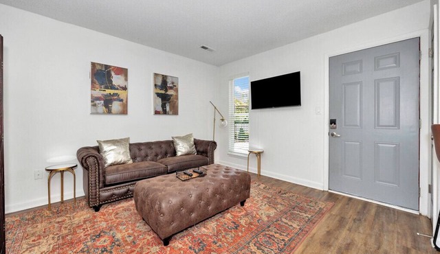 Fabulous studio w/AC in charming Huntsville