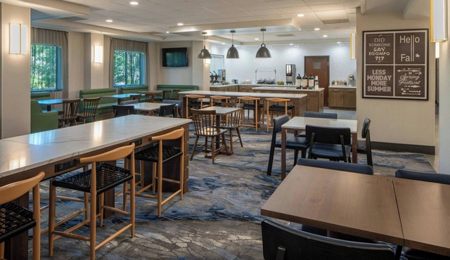 Fairfield Inn & Suites by Marriott Lafayette South